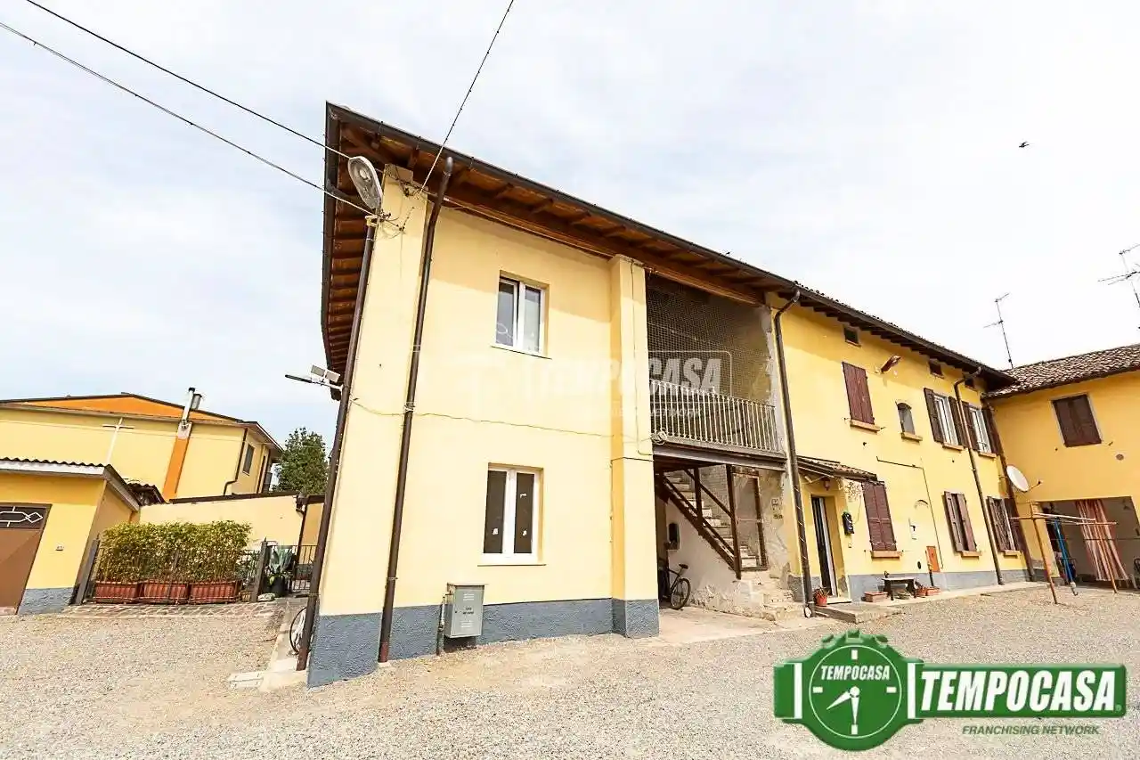 Casa indipendente in vendita a Dovera