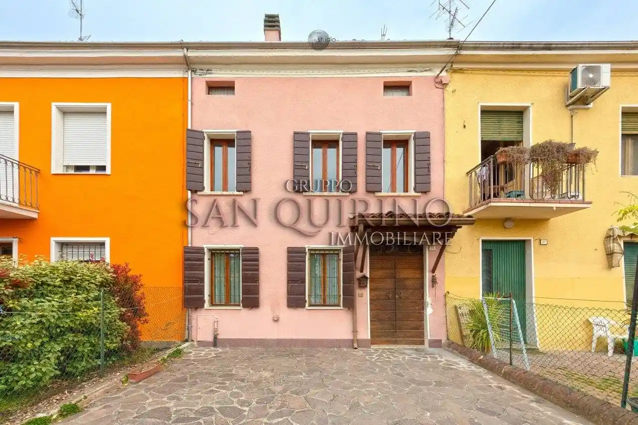 Villa in vendita a Guastalla
