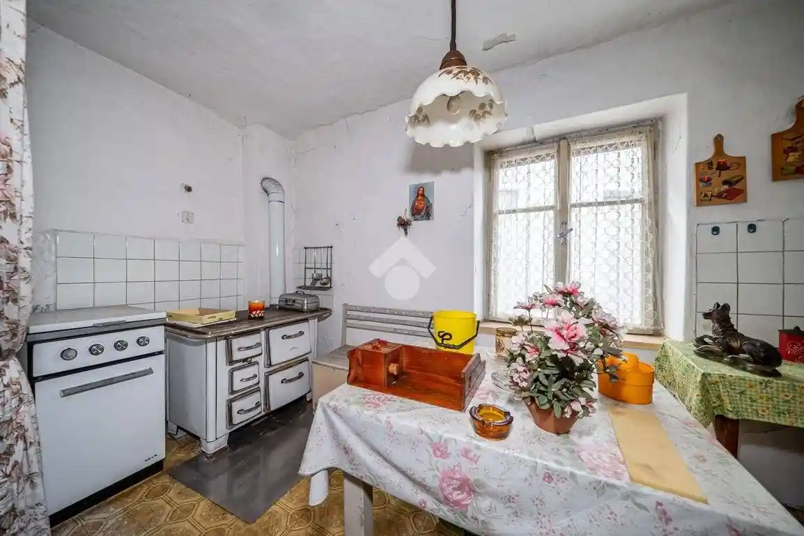 Rustico - Casale in vendita a Isera