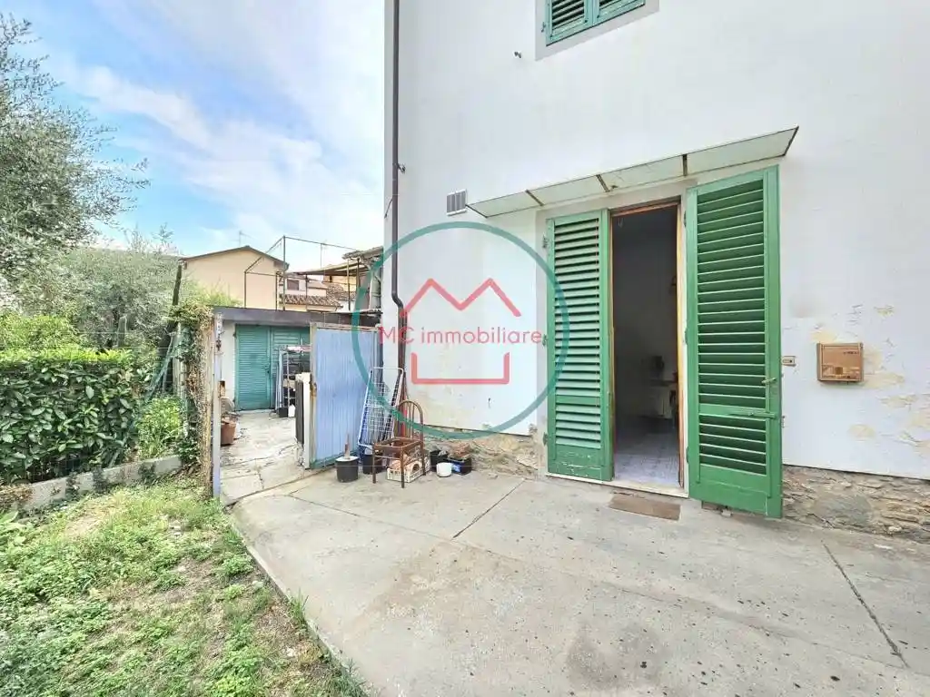Casa indipendente in vendita a Massa e Cozzile