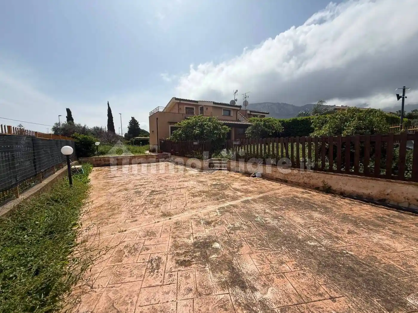 Villa in affitto a Altavilla Milicia