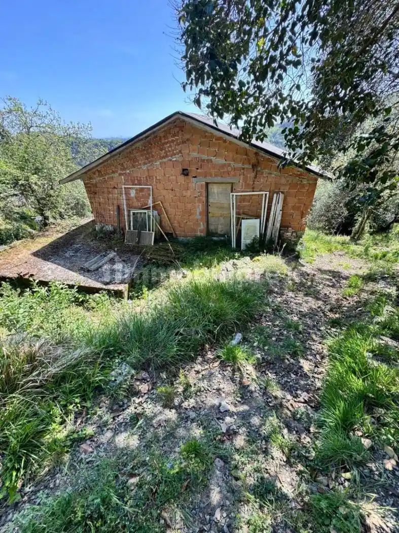 Villa in vendita a Follo