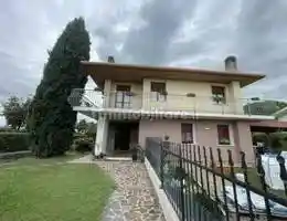Appartamento in vendita a Paese
