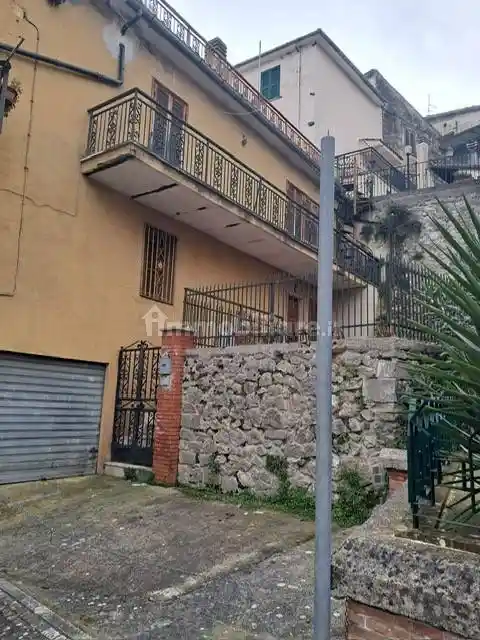 Casa indipendente in vendita a Alatri