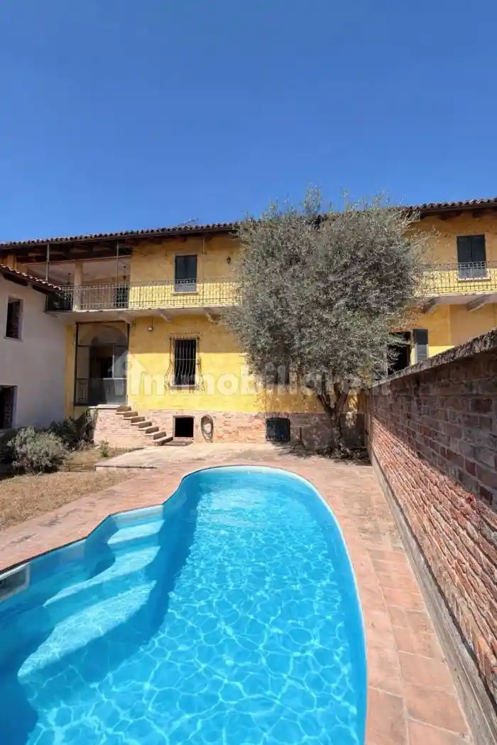 Rustico - Casale in vendita a Castagnito