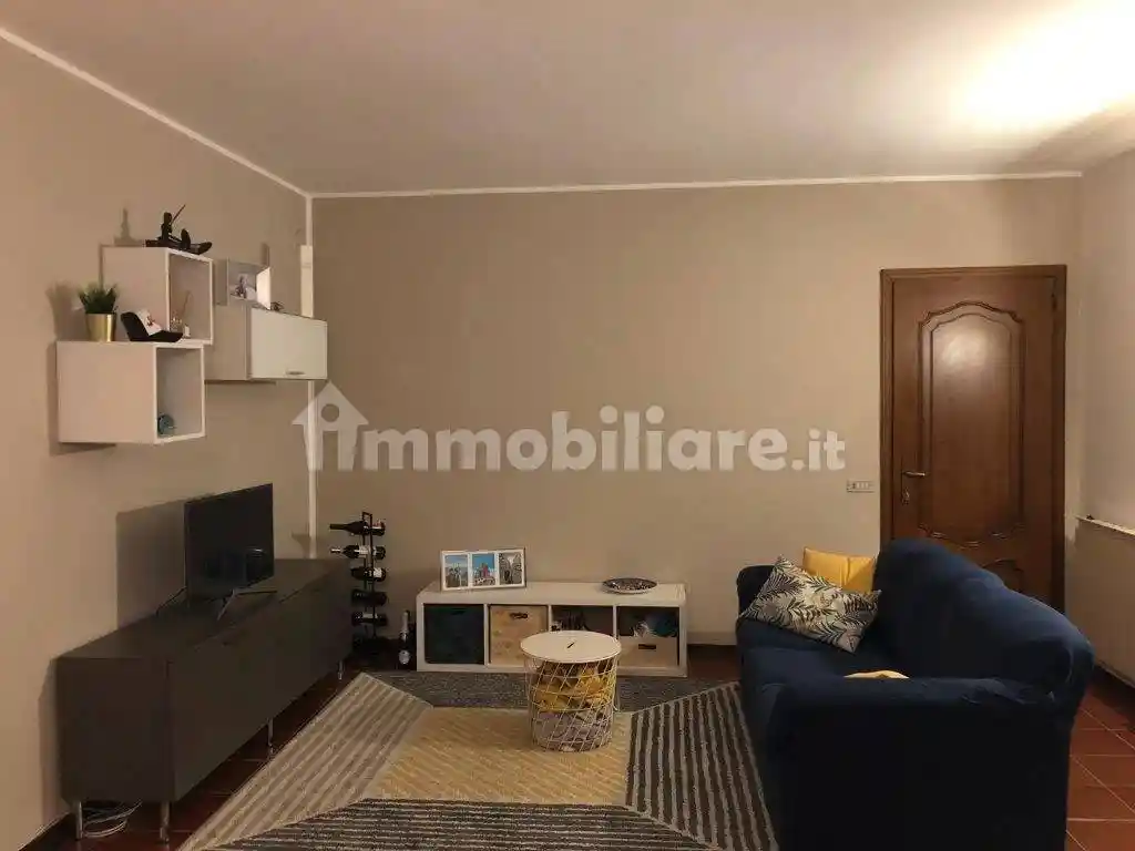 Appartamento in affitto a Roppolo
