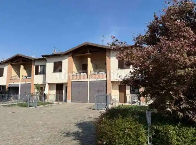 Villetta a schiera in vendita a Travacò Siccomario