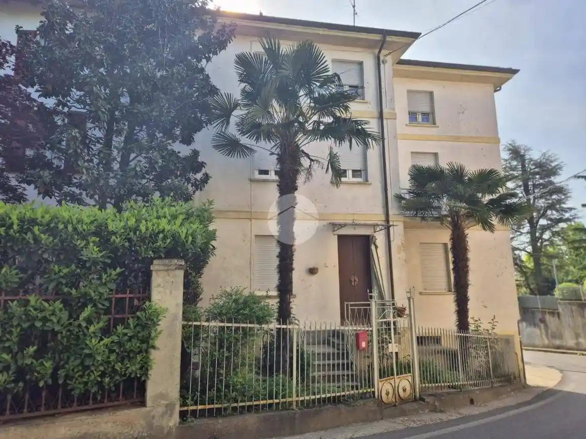 Casa indipendente in vendita a Rovescala