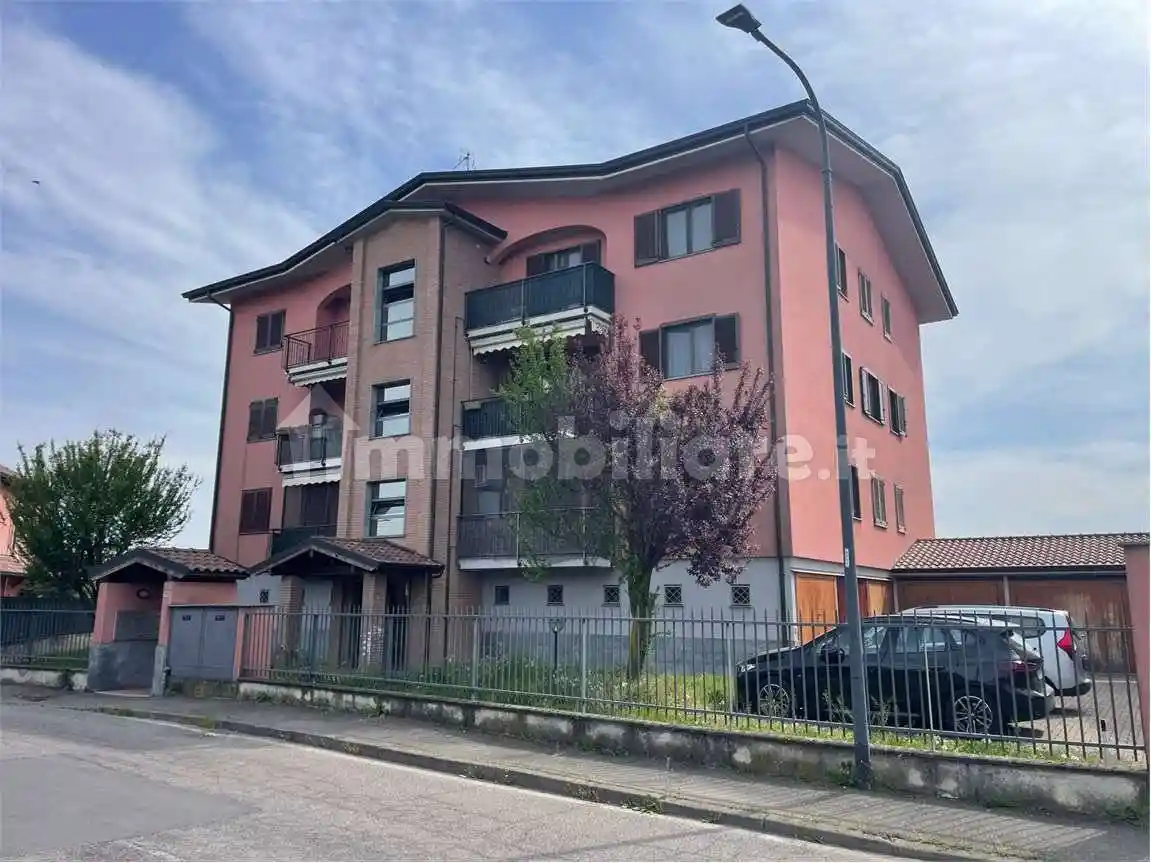 Appartamento in vendita a Vernate