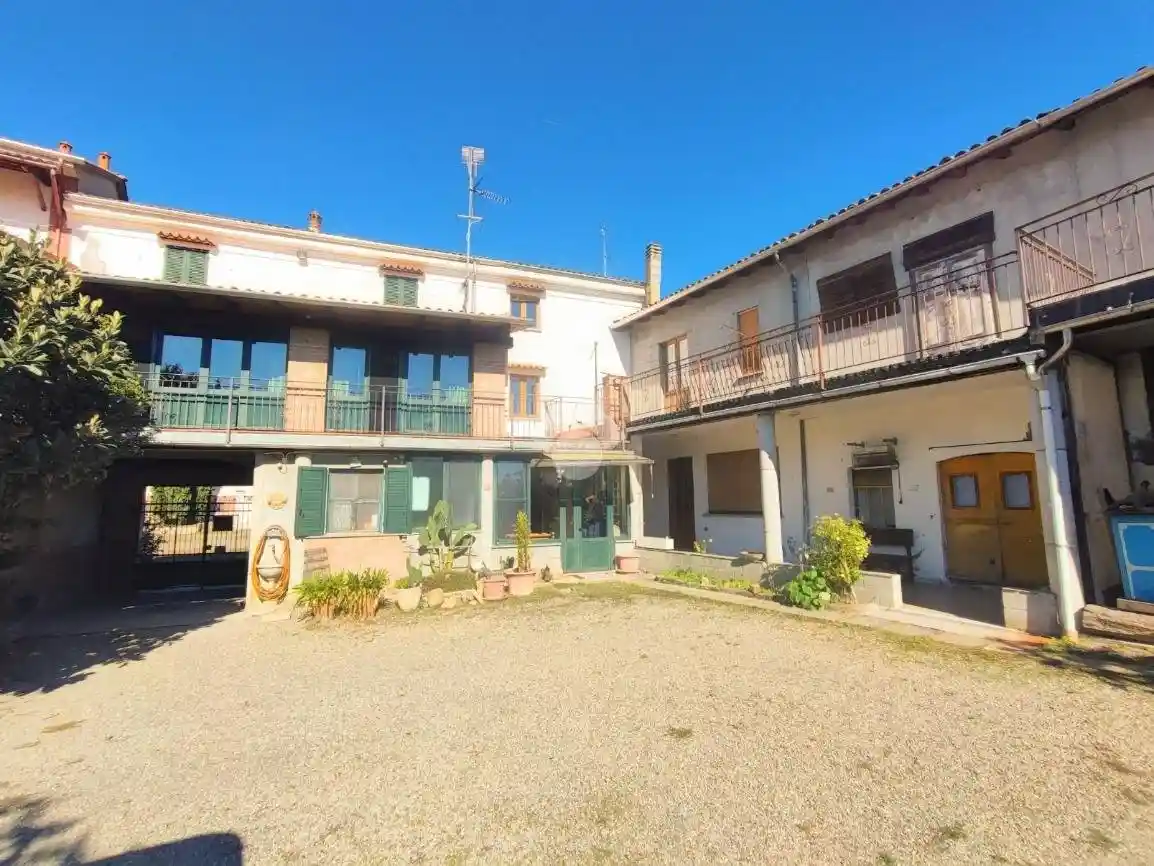 Casa indipendente in vendita a Volpeglino