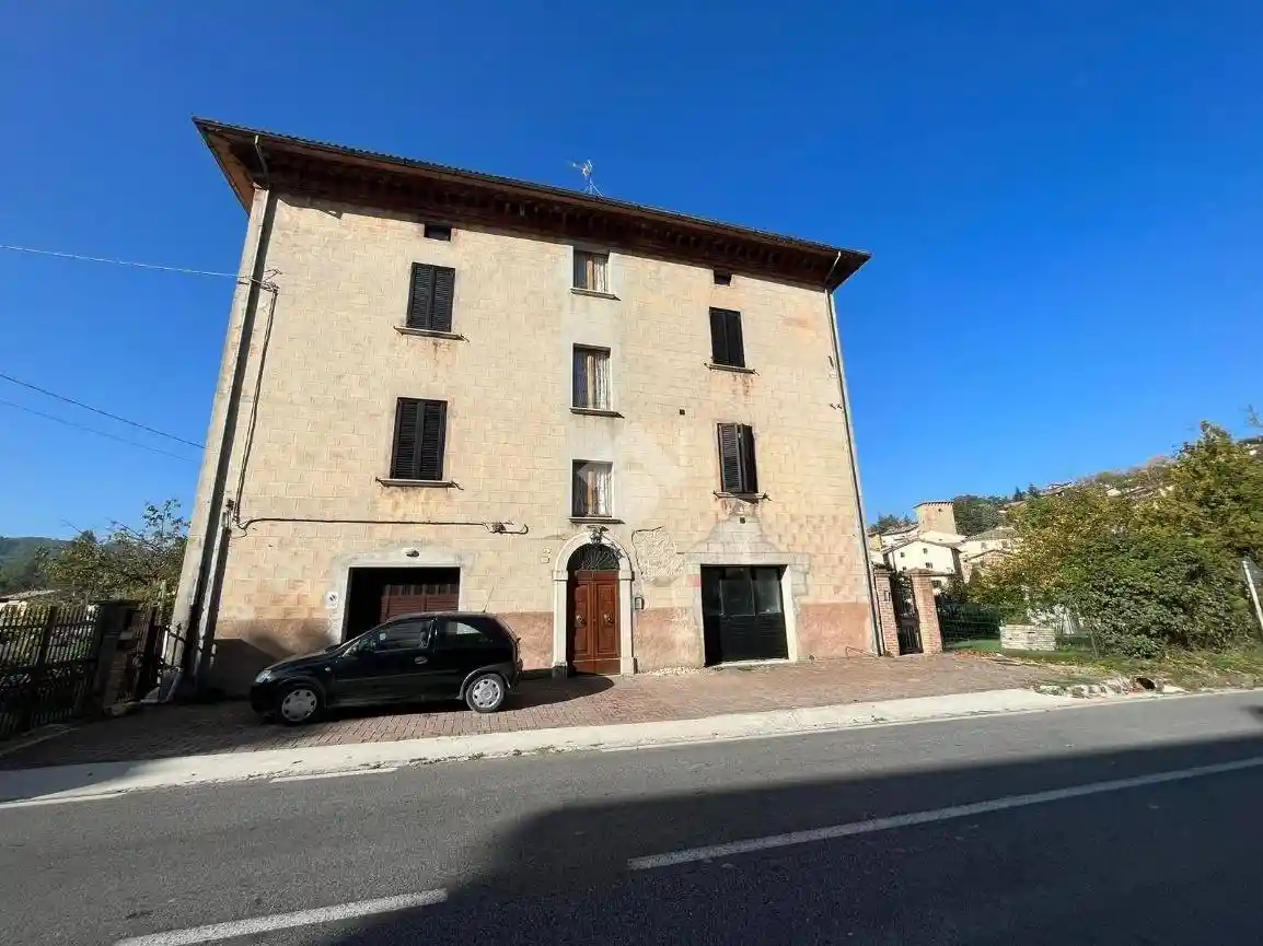 Palazzo - Edificio in vendita a Scheggia e Pascelupo