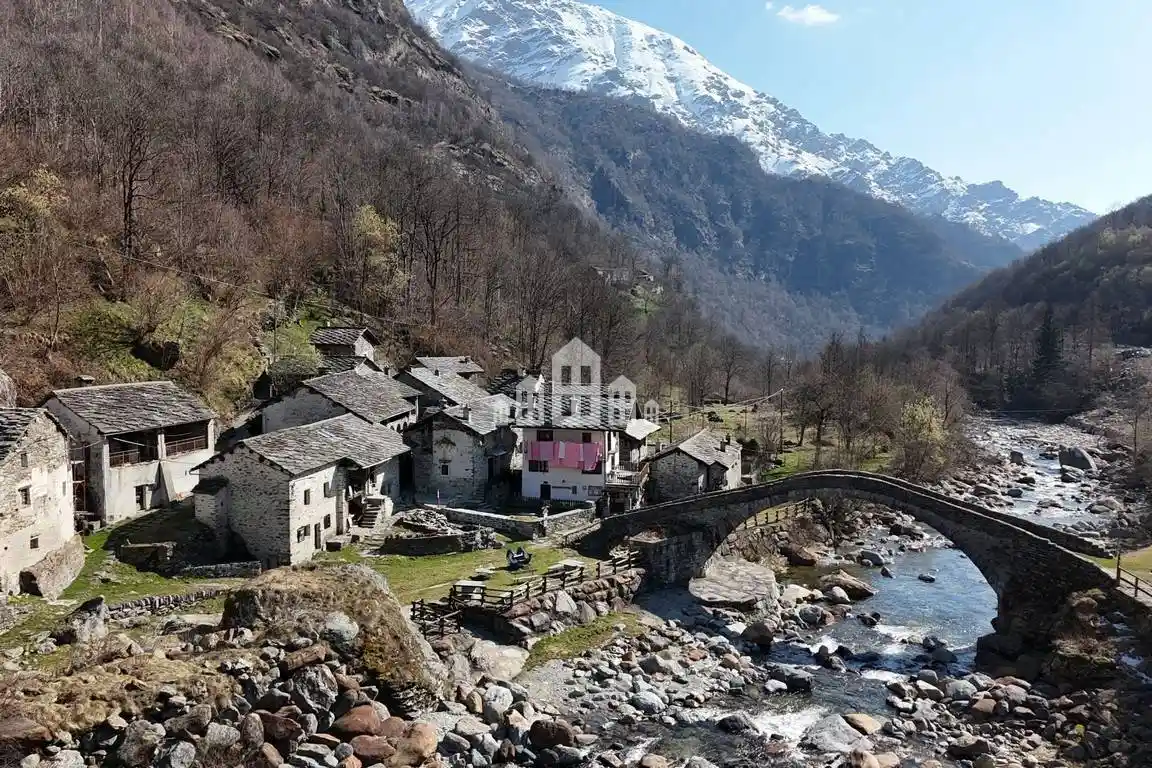 Rustico - Casale in vendita a Traversella