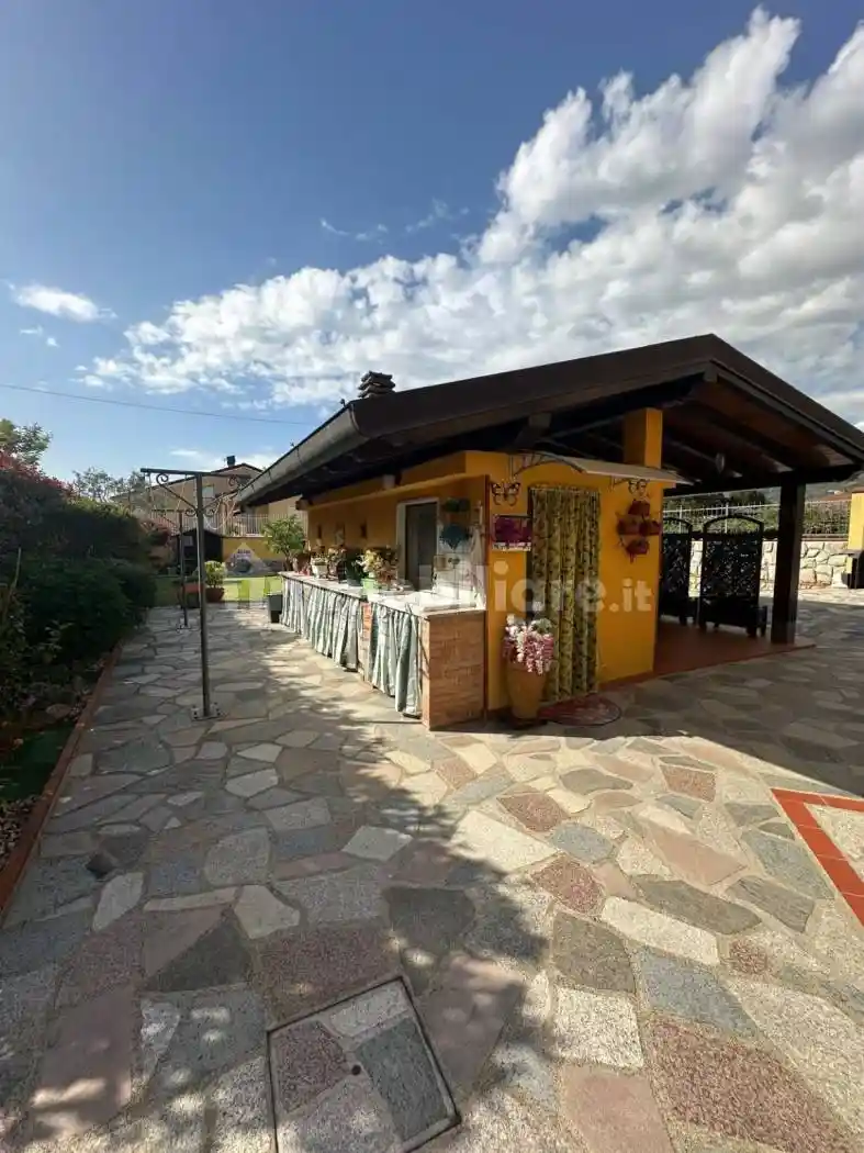 Villa in vendita a Castelnuovo Magra