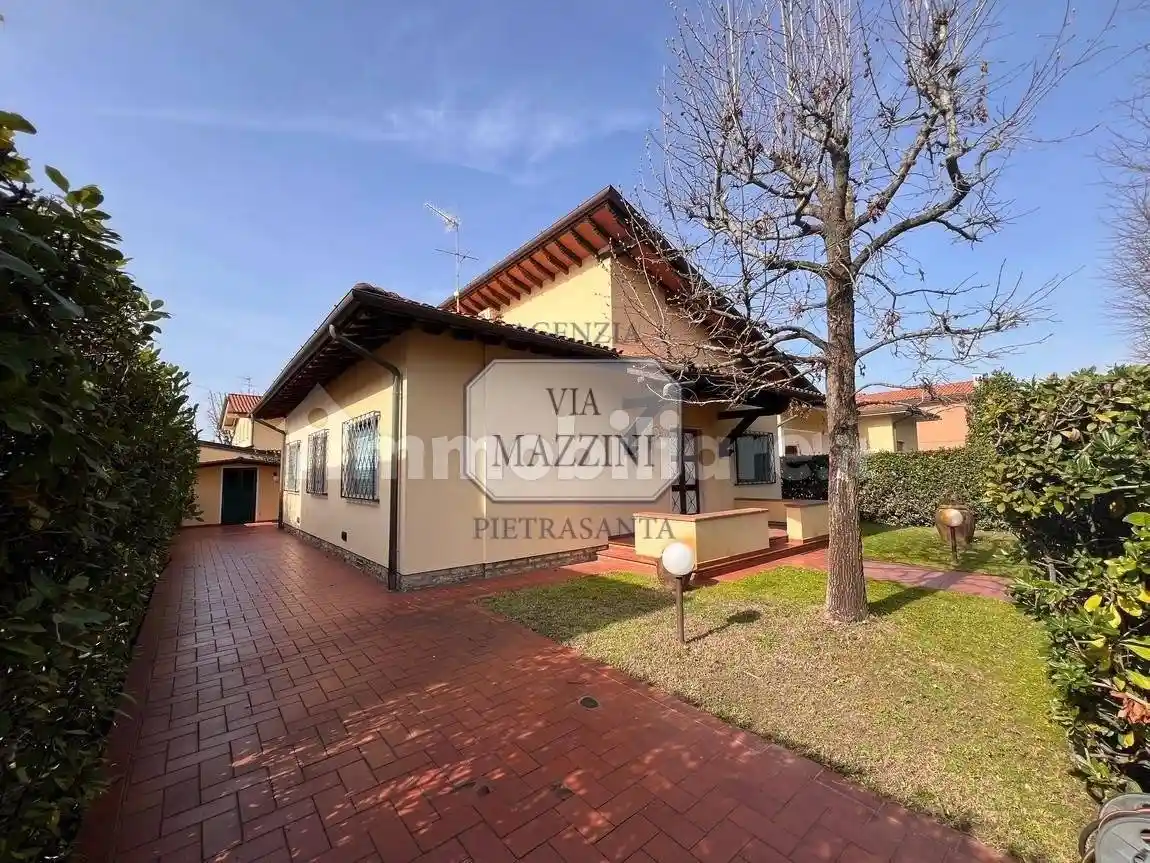 Villa in vendita a Pietrasanta