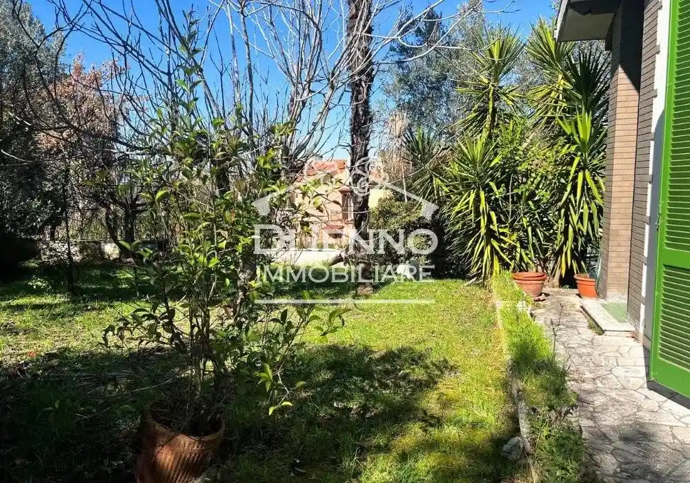 Villa in vendita a Fara in Sabina