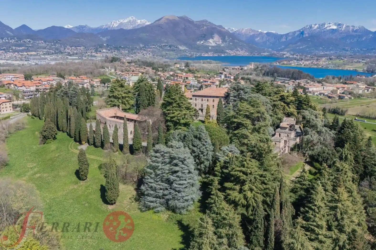 Palazzo - Edificio in vendita a Monguzzo