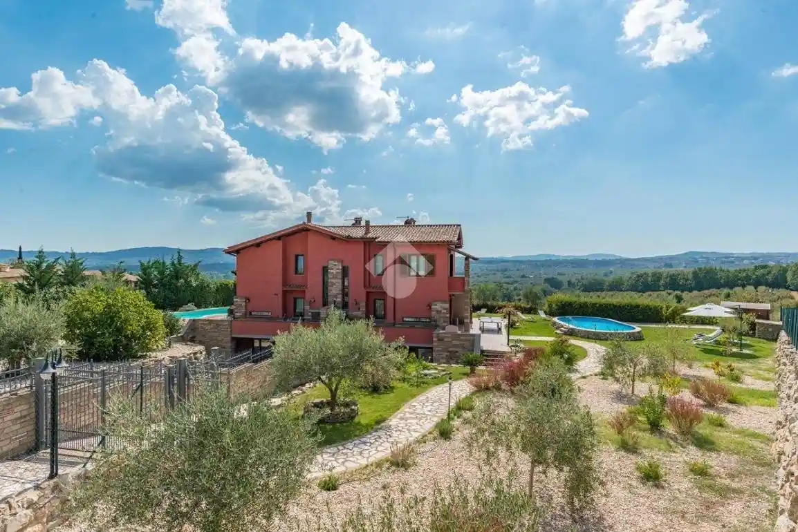 Villa in vendita a Sutri