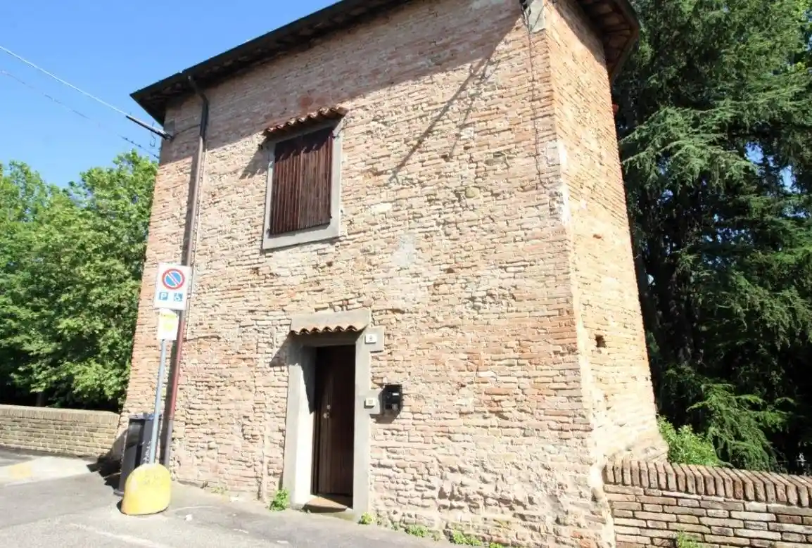 Casa indipendente in affitto a Cesena