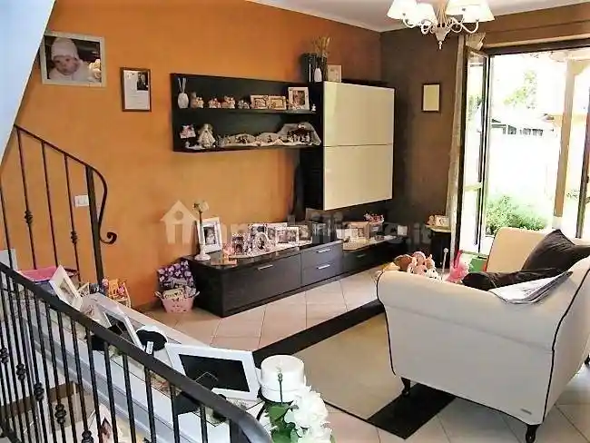 Casa indipendente in vendita a Massa