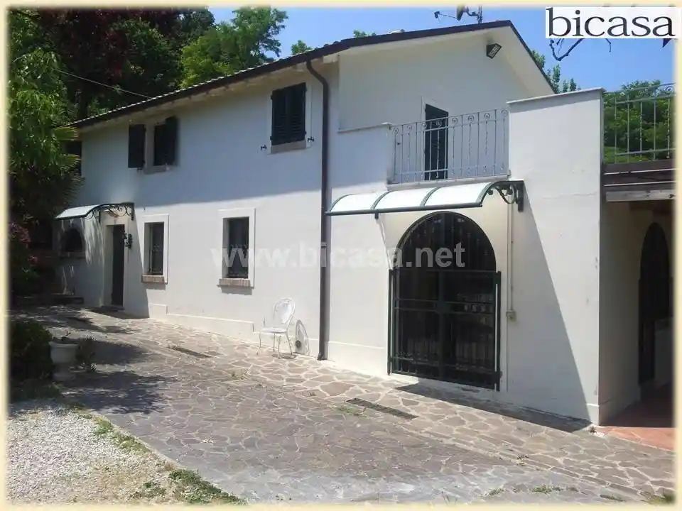 Villa in vendita a Pesaro