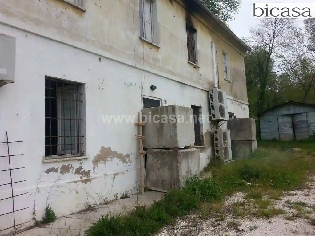 Rustico - Casale in vendita a Pesaro