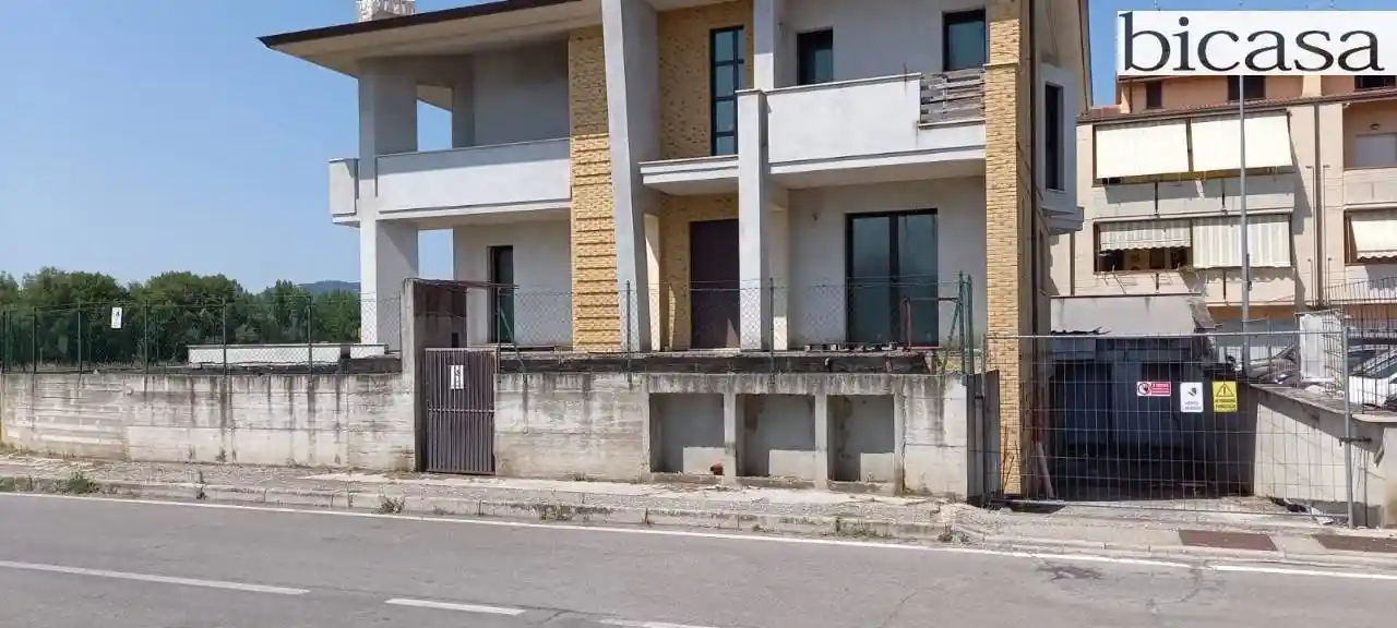 Villa in vendita a Vallefoglia