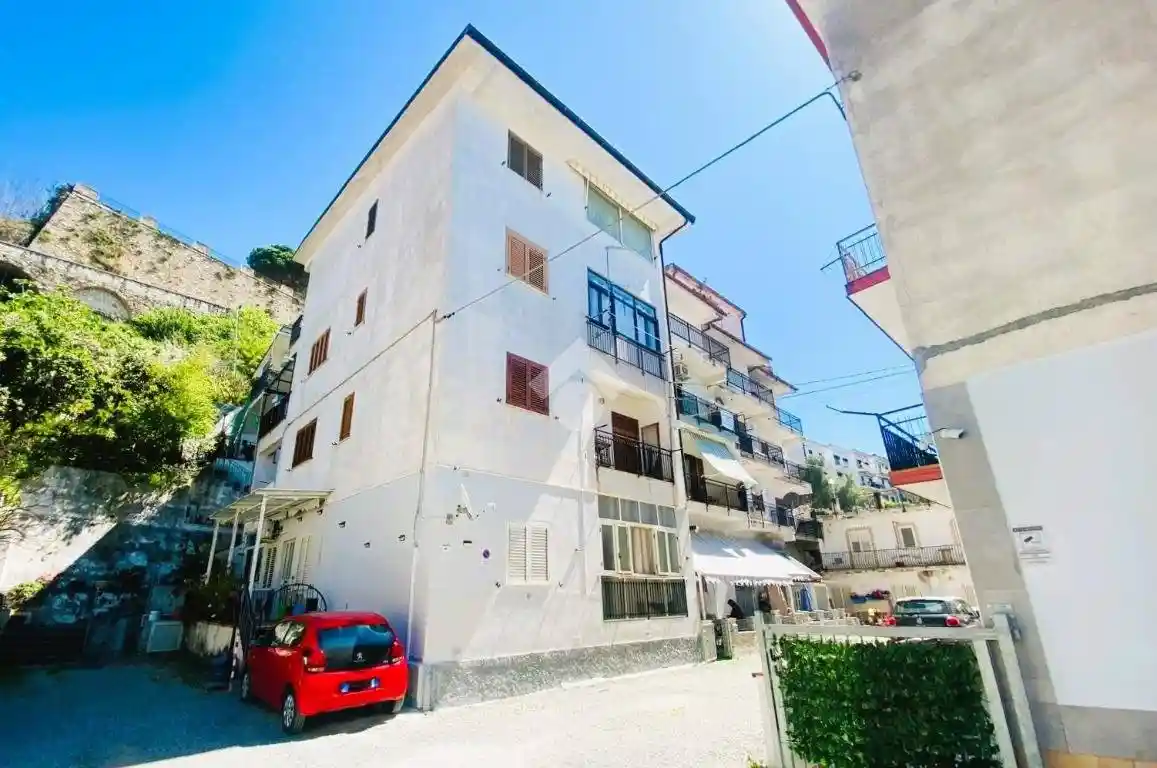 Appartamento in vendita a Paola