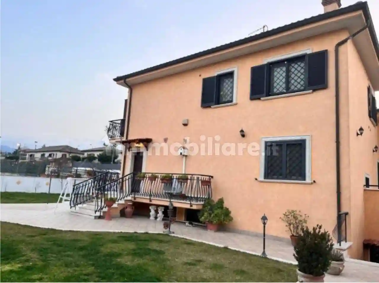 Villa - foto 2