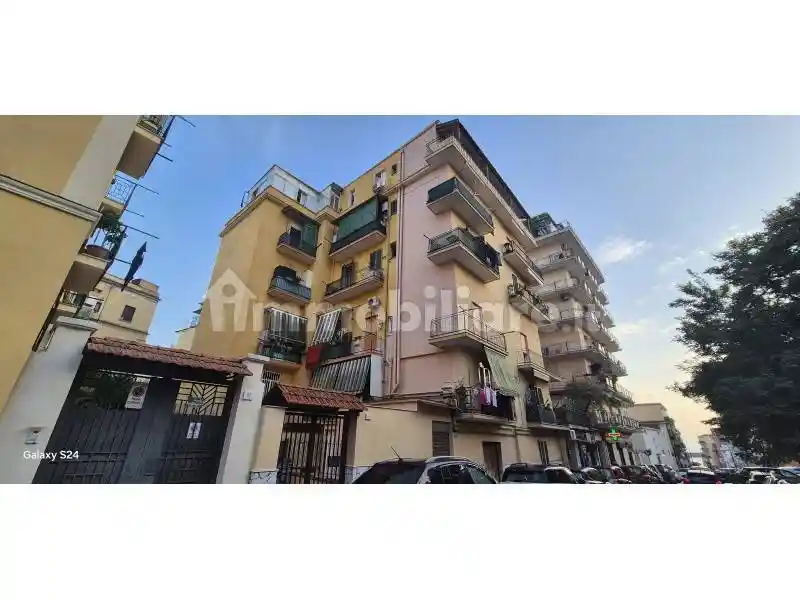 Appartamento in affitto a Napoli