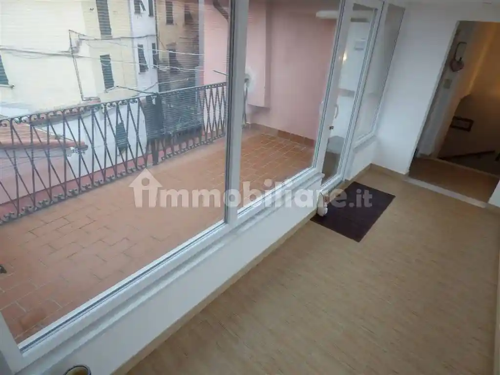 Appartamento in vendita a Vezzano Ligure