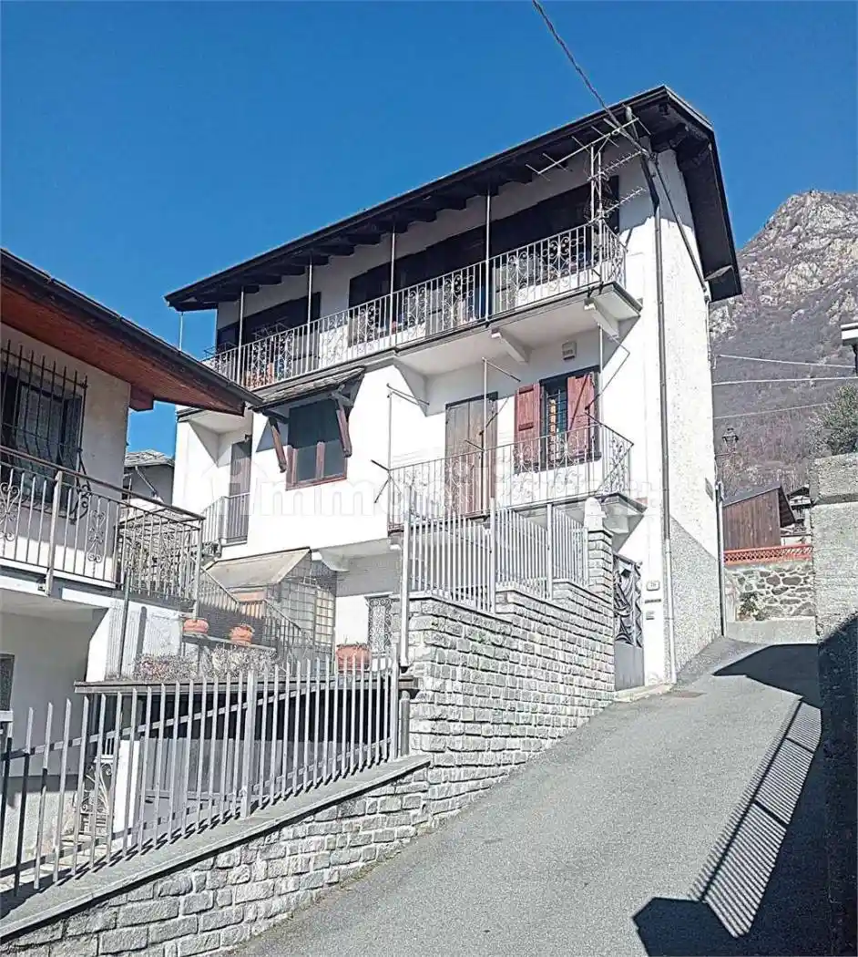 Casa indipendente in vendita a Donnas