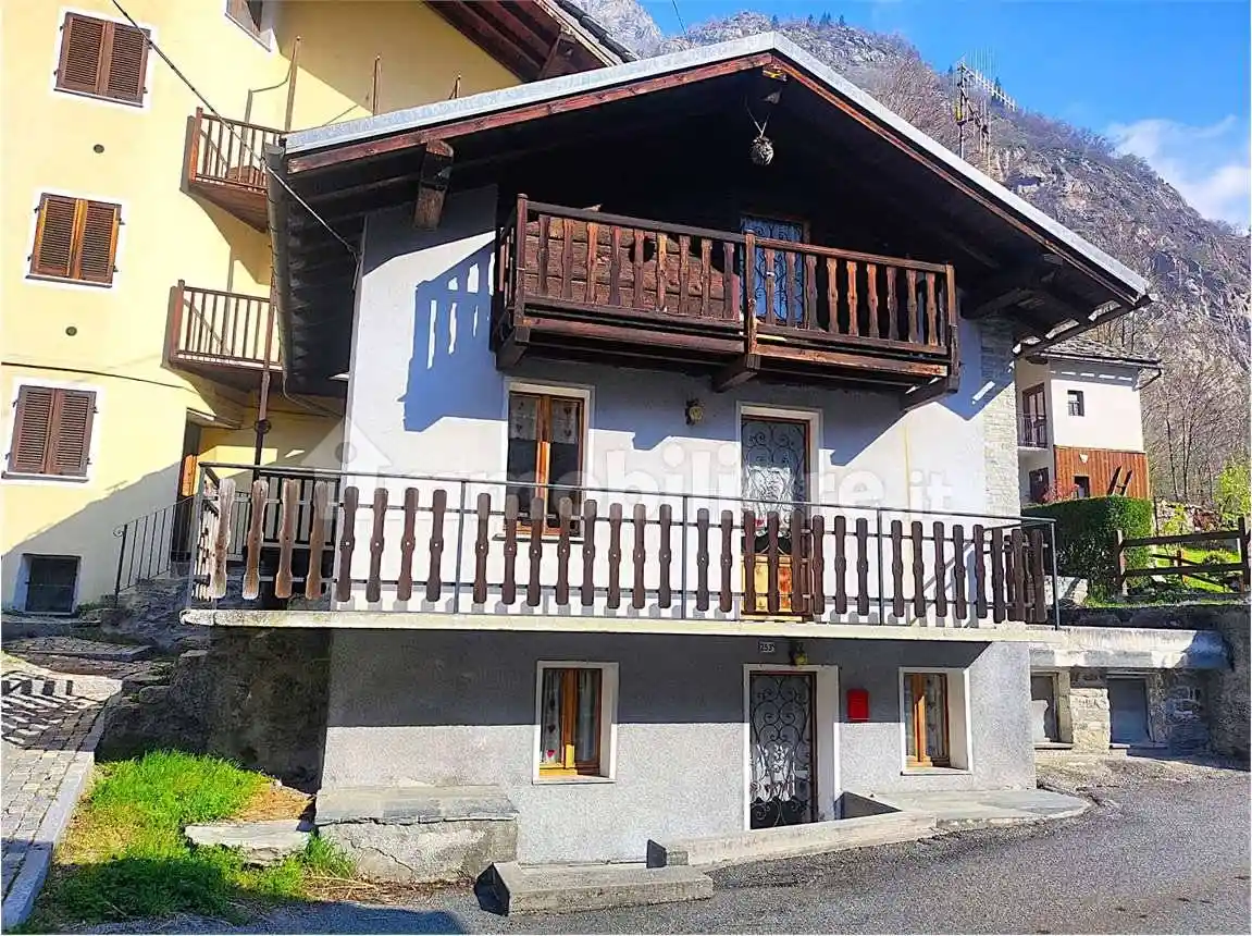 Casa indipendente in vendita a Issime