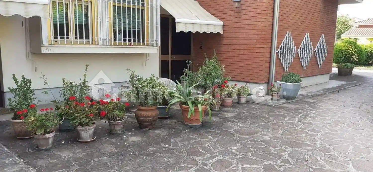 Villa in vendita a Parma