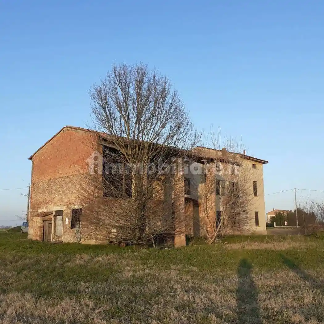 Rustico - Casale in vendita a Parma