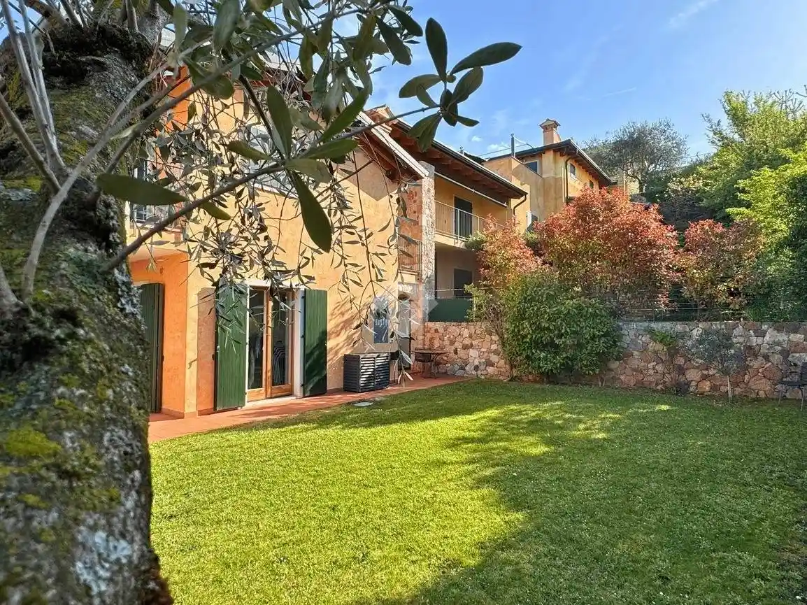 Appartamento in vendita a Costermano sul Garda