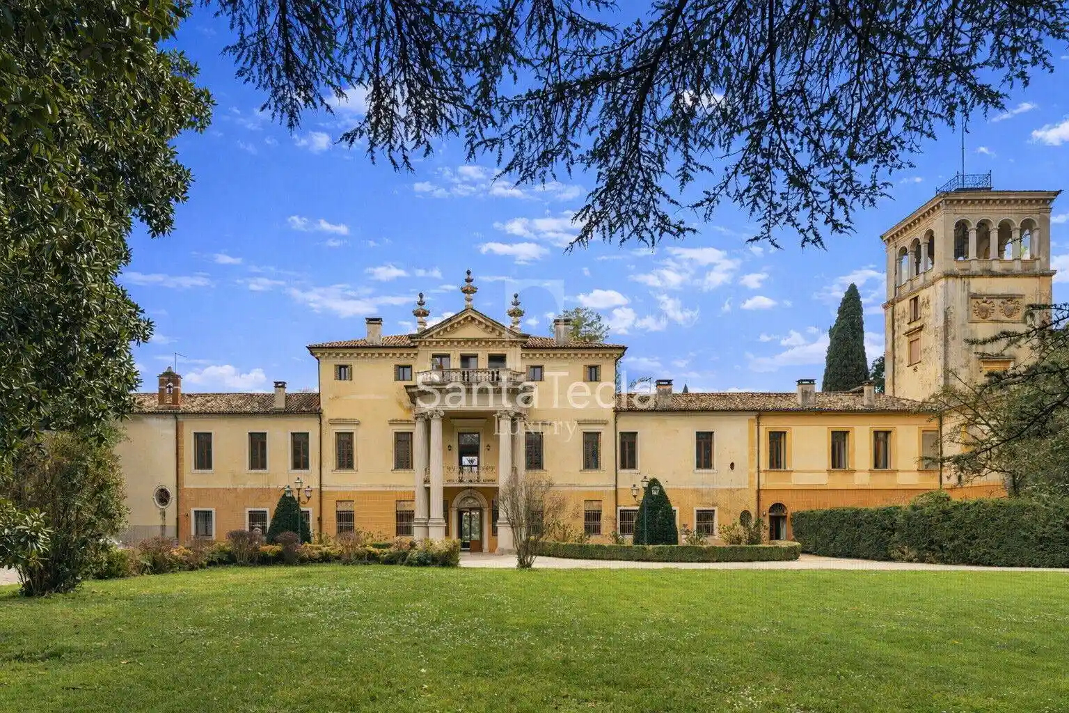 Palazzo - Edificio in vendita a Bassano del Grappa