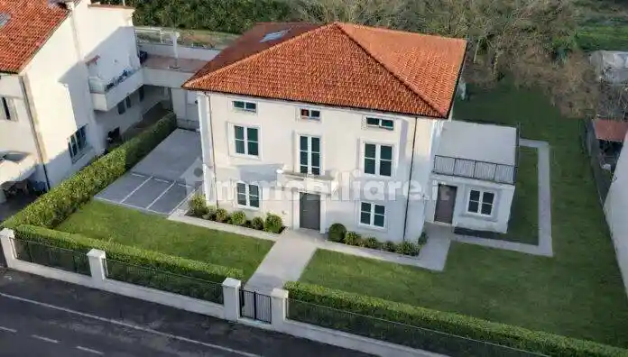 Villa in vendita a Prato