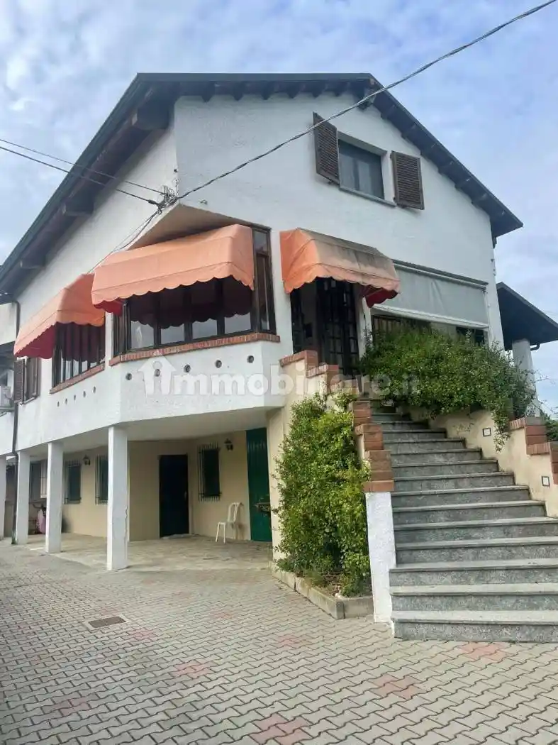 Villa in vendita a San Damiano d'Asti