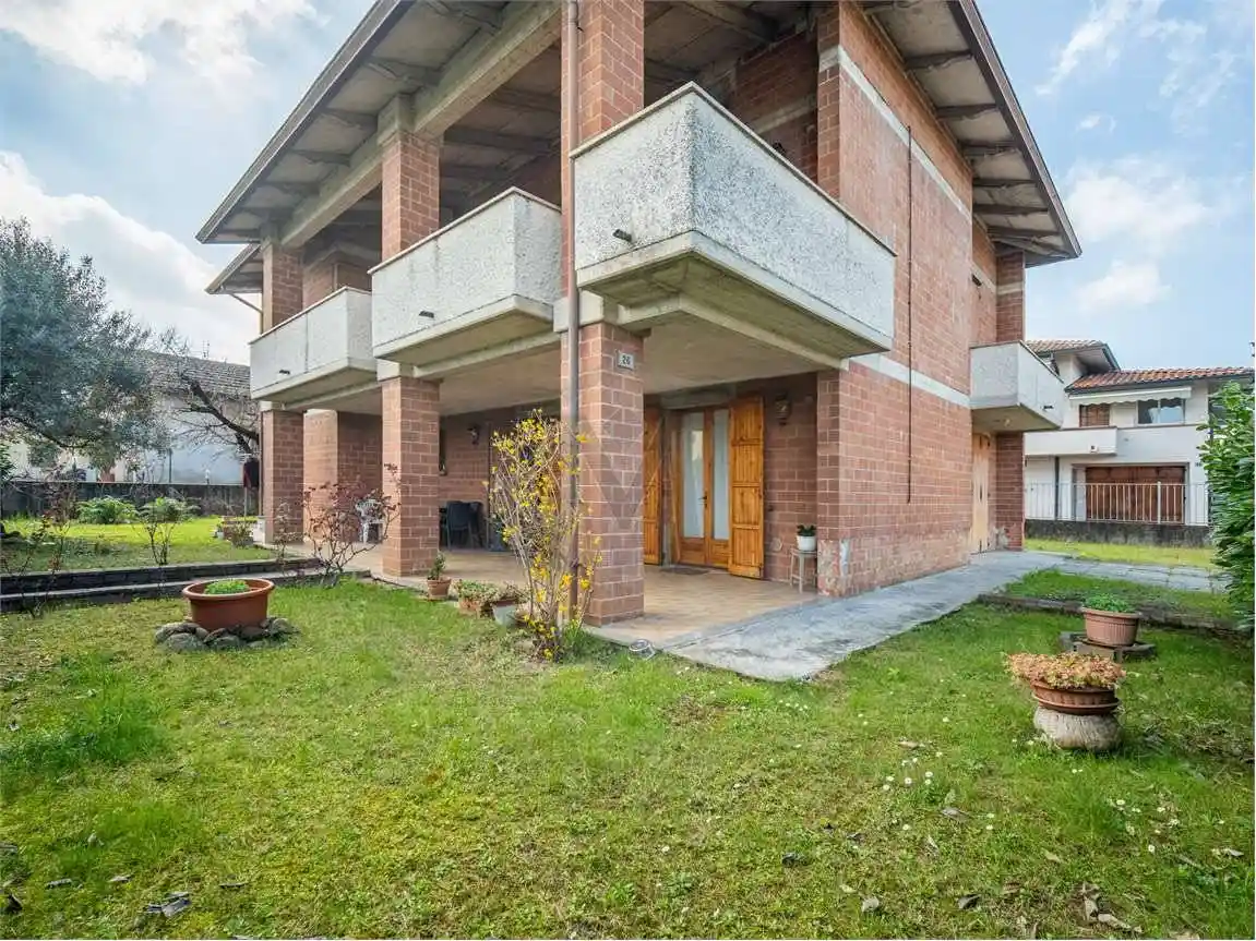 Casa indipendente in vendita a Bibbiano