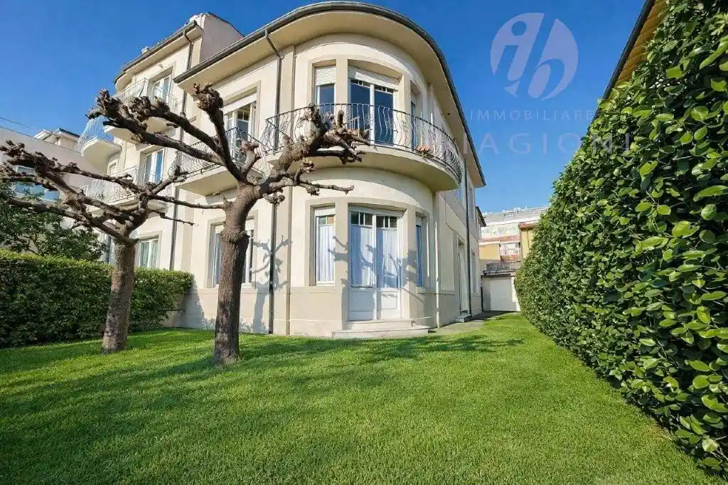 Villetta a schiera in vendita a Camaiore