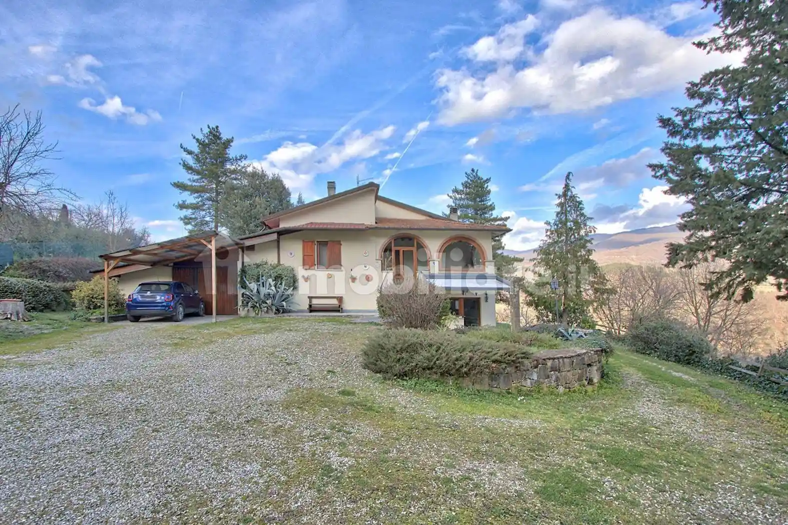 Villa in vendita a Capolona