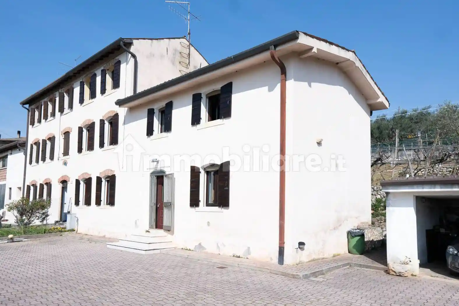 Rustico - Casale in vendita a Verona