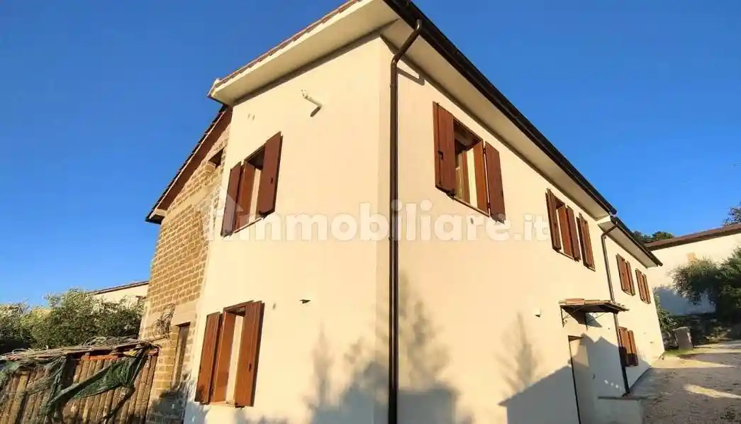Rustico - Casale in vendita a Amelia