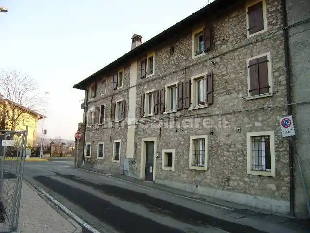 Palazzo - Edificio in vendita a Gussago