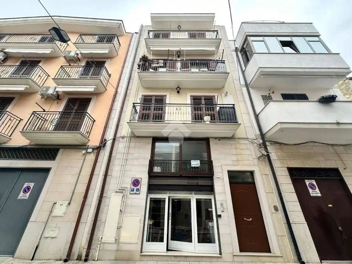 Palazzo - Edificio in vendita a Cerignola