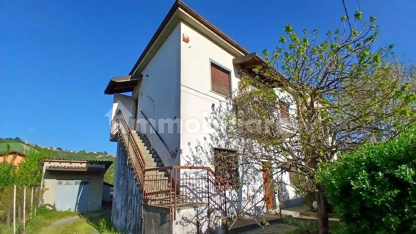 Villa in vendita a Broni