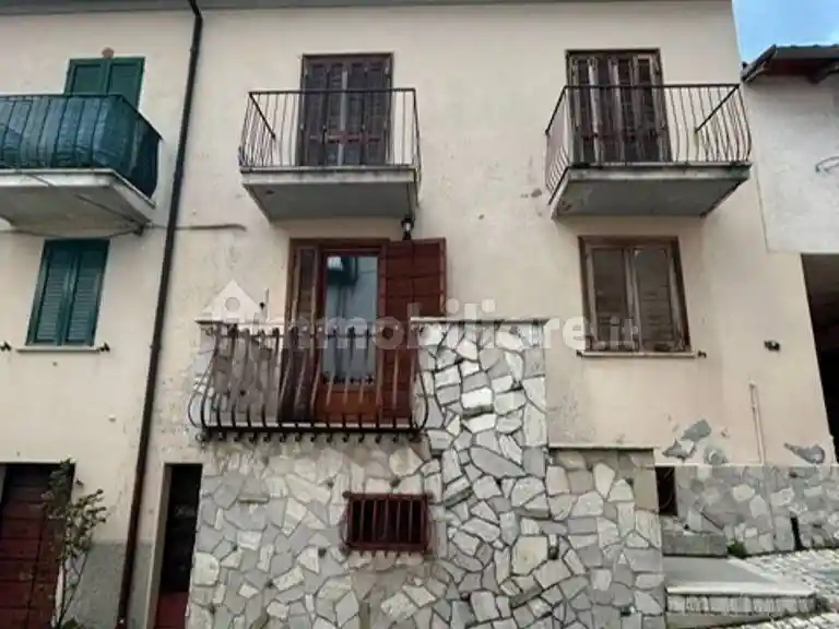 Appartamento in vendita a Tornimparte