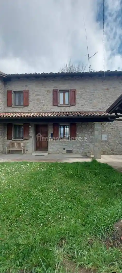 Casa indipendente in affitto a Montese