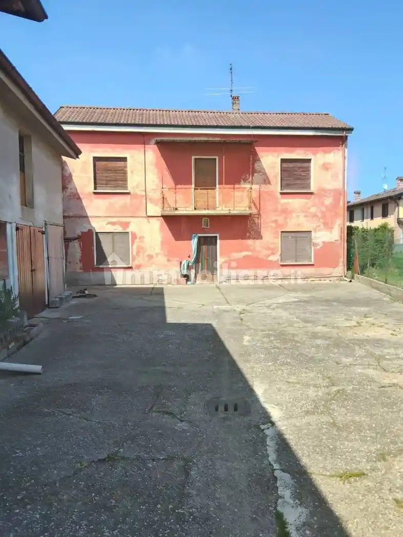 Villa in vendita a Pieve Porto Morone