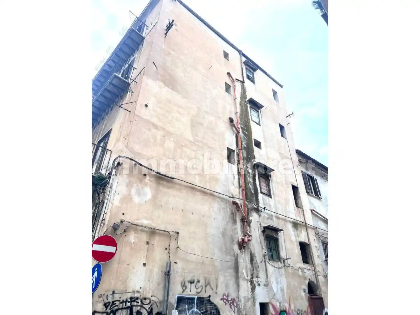 Palazzo - Edificio in vendita a Palermo